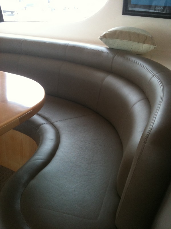 LEATHER LOUNGES (37)